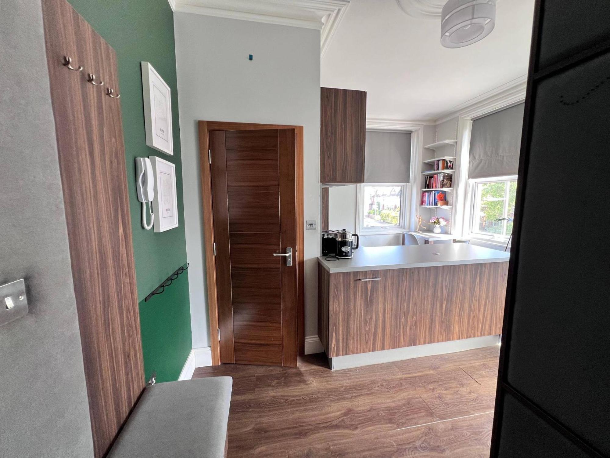 Apartment Cozy With Great Location *